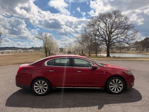 Used 2013 Lincoln MKS image 6