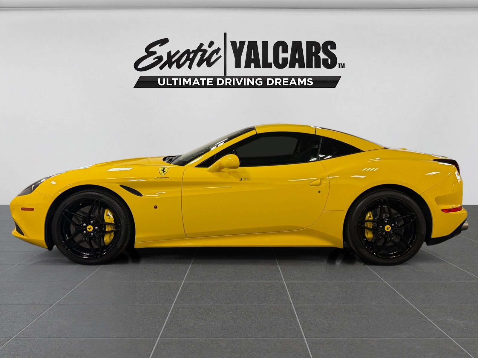 Used 2015 Ferrari California T RWD image 2