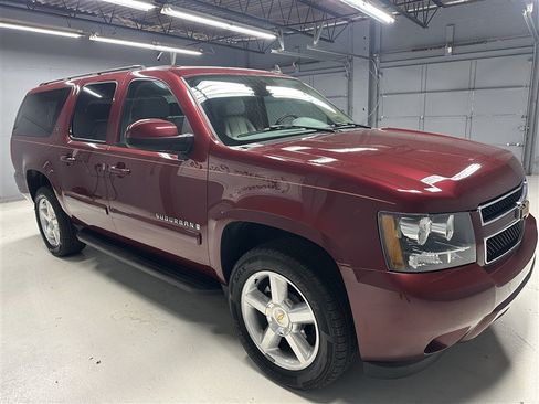 Used 2008 Chevrolet Suburban LT AWD/4WD image 13