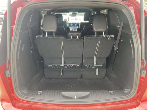 New 2027 Chrysler Pacifica Select FWD image 9