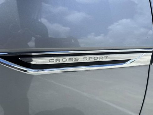 Used 2022 Volkswagen Atlas Cross Sport SE FWD image 39