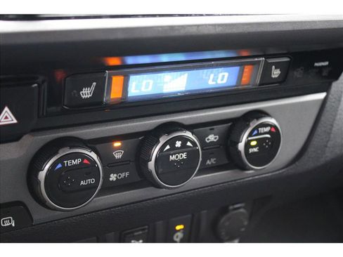 Used 2017 Toyota Tacoma TRD Off-Road w/ Premium & Technology Package image 26