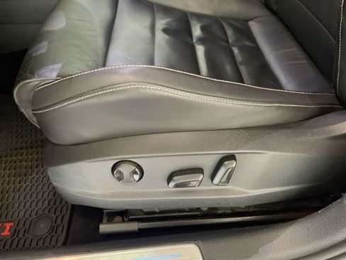 Used 2016 Volkswagen Golf R 4-Door image 12