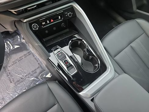 Used 2025 Audi Q5 Premium w/ Convenience Package AWD/4WD image 28
