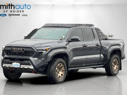 Used 2025 Toyota Tacoma 4x4 Double Cab Hybrid image 9