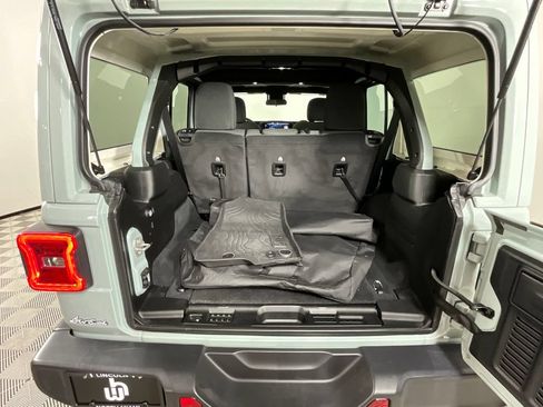 Used 2024 Jeep Wrangler Unlimited Sahara AWD/4WD image 30