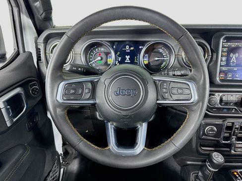Used 2023 Jeep Wrangler Unlimited Sahara AWD/4WD image 19