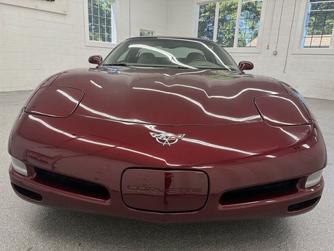 Used 2003 Chevrolet Corvette Coupe w/ Preferred Equipment Group RWD image 2