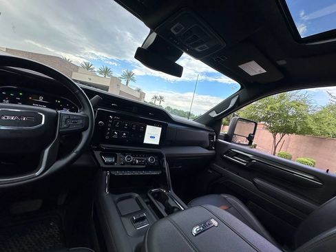 Used 2024 GMC Sierra 2500 AT4 w/ AT4 Preferred Package AWD/4WD image 12