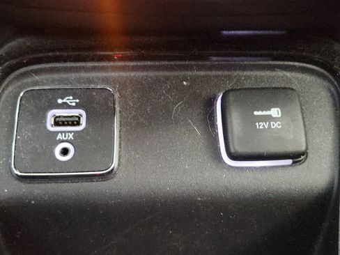 Used 2018 Jeep Compass Latitude w/ Popular Equipment Group FWD image 22