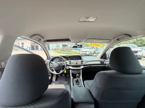 Used 2014 Honda Accord LX image 29