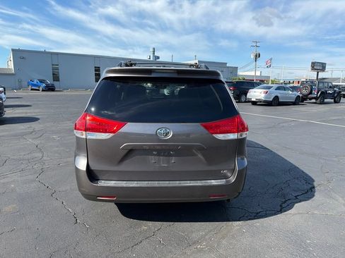 Used 2011 Toyota Sienna LE FWD image 7