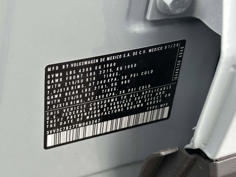 New 2026 Volkswagen Taos SE image 16