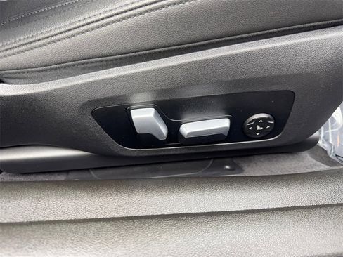 Used 2021 BMW 430i Coupe w/ Convenience Package image 43