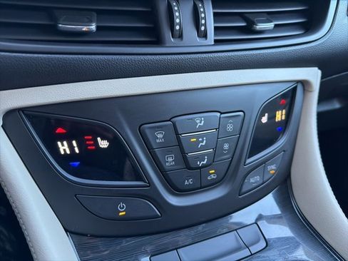 Used 2018 Buick Envision Premium image 26