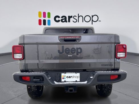 Used 2021 Jeep Gladiator Sport image 4