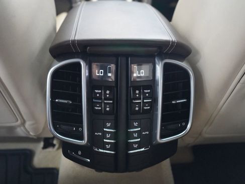 Used 2015 Porsche Cayenne S AWD/4WD image 15