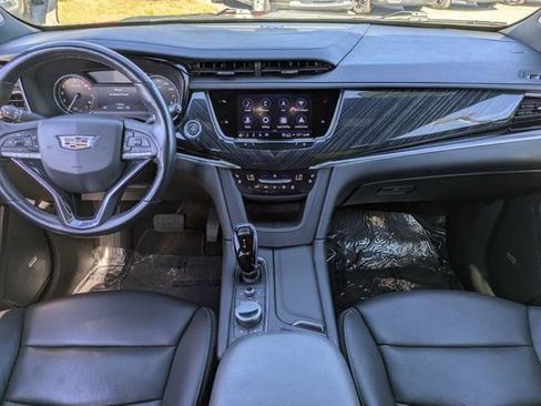 Used 2024 Cadillac XT6 Premium Luxury AWD/4WD image 16