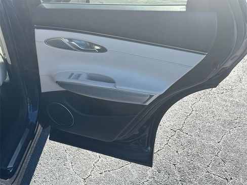 Used 2022 Genesis GV70 2.5T w/ Select Package image 16