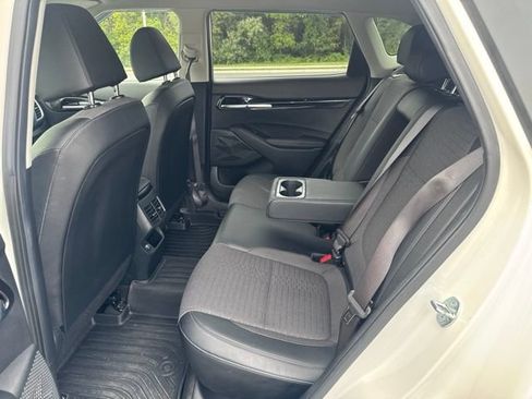 Certified 2023 Kia Seltos S w/ Navigation Package AWD/4WD image 17