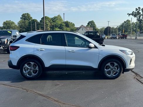 Certified 2025 Ford Escape ST-Line Select AWD/4WD image 19