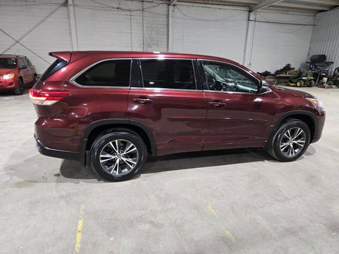 Used 2017 Toyota Highlander LE image 14