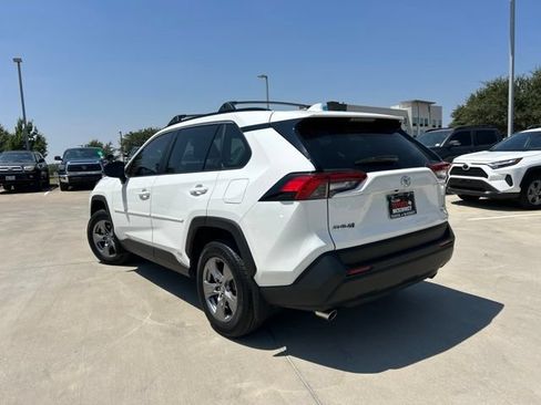 Used 2025 Toyota RAV4 LE AWD/4WD image 6