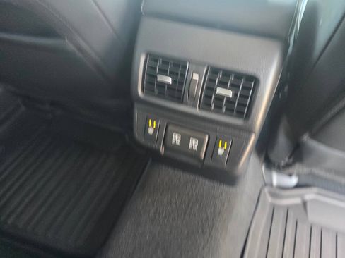 Used 2019 Subaru Outback 3.6R Limited AWD/4WD image 23