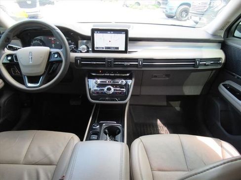Used 2022 Lincoln Corsair FWD w/ Premium Package image 12
