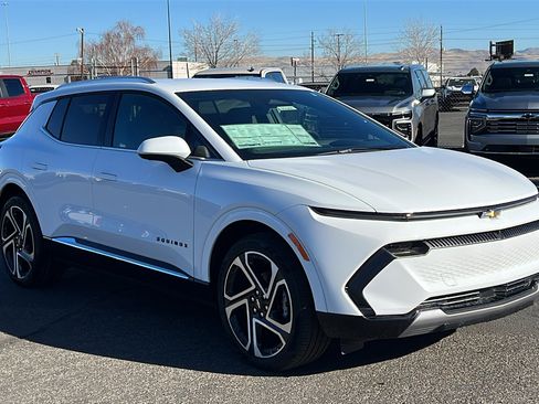 New 2026 Chevrolet Equinox EV LT image 3