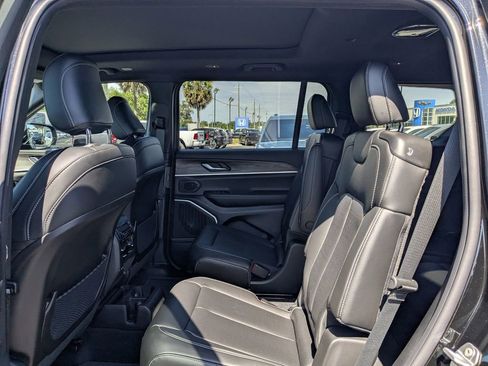 New 2026 Jeep Grand Cherokee L Limited AWD/4WD image 15