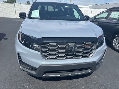Used 2025 Honda Ridgeline TrailSport image 2