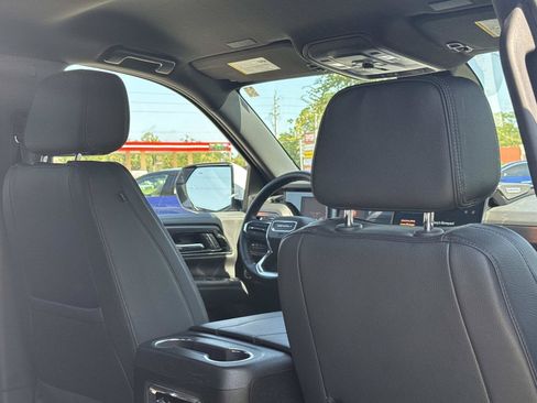 Used 2025 GMC Yukon Denali AWD/4WD image 26