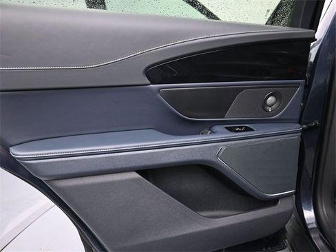 Used 2024 Lincoln Nautilus Reserve w/ Equipment Group 202A image 11