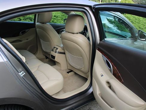 Used 2012 Buick LaCrosse Leather image 6