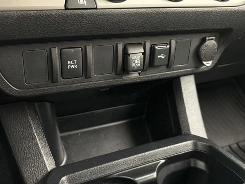 Used 2023 Toyota Tacoma SR5 RWD image 22