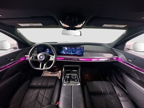 Used 2024 BMW i7 xDrive60 AWD/4WD image 29