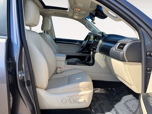 Used 2023 Lexus GX 460 Luxury w/ Sport Design Package AWD/4WD image 24