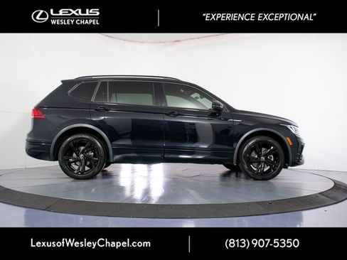 Used 2023 Volkswagen Tiguan SE R-Line FWD image 4