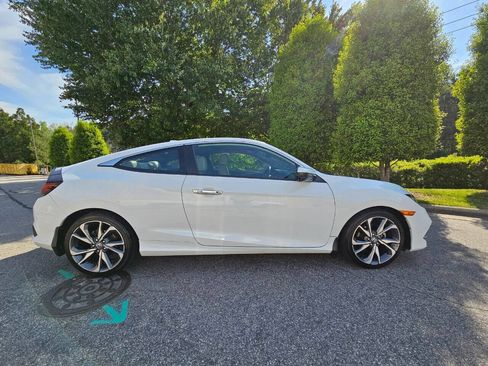 Used 2019 Honda Civic Touring image 6