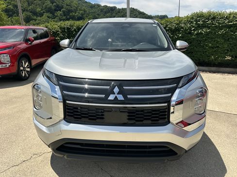 New 2026 Mitsubishi Outlander ES AWD/4WD image 6