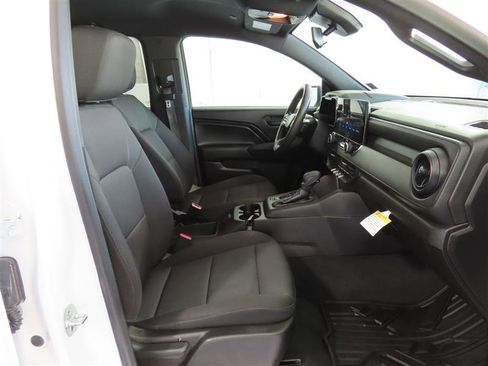 Used 2024 Chevrolet Colorado W/T image 33