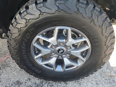 Used 2025 Ford Bronco Badlands AWD/4WD image 6