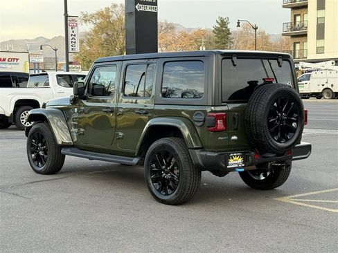 Used 2022 Jeep Wrangler Unlimited Sahara w/ Cold Weather Group image 5
