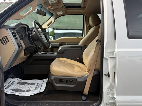 Used 2016 Ford F250 Lariat w/ Lariat Ultimate Package AWD/4WD image 14