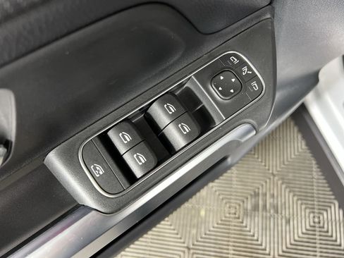 Used 2022 Mercedes-Benz GLB 250 4MATIC image 15