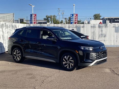 New 2026 Volkswagen Tiguan S image 2