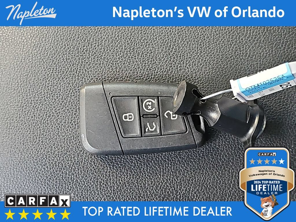 Used 2024 Volkswagen Tiguan SE R-Line FWD image 35