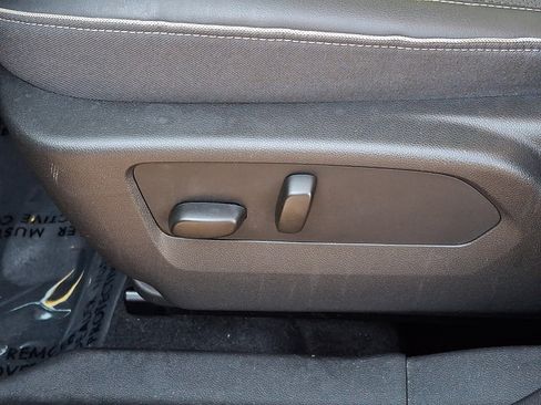Certified 2022 Buick Envision Essence w/ Technology Package I FWD image 16