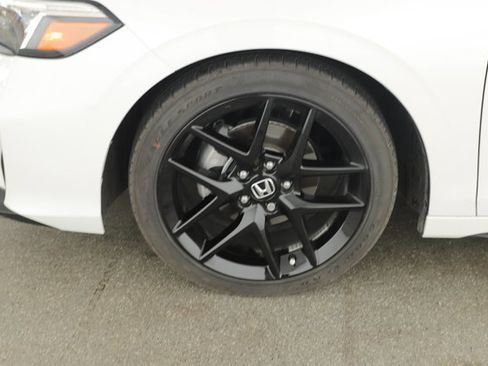 Used 2025 Honda Civic Sport image 4